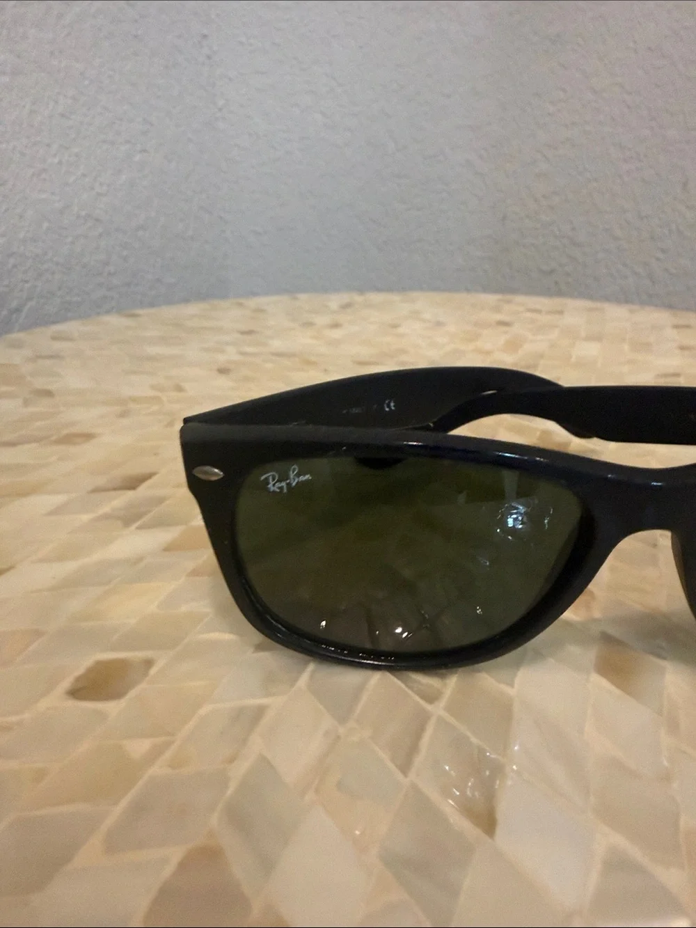 Ray-Ban Black wayfarer Frame Sunglasses with Dark Lenses